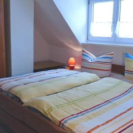 Buelows Ferienwohnung Mit 2 Schlafzimmern Klein Zicker Exterior photo