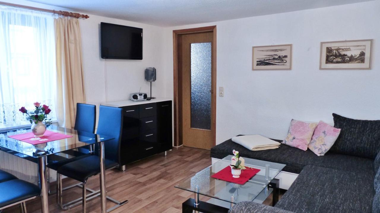 Buelows Mit 2 Schlafzimmern Apartment Klein Zicker
